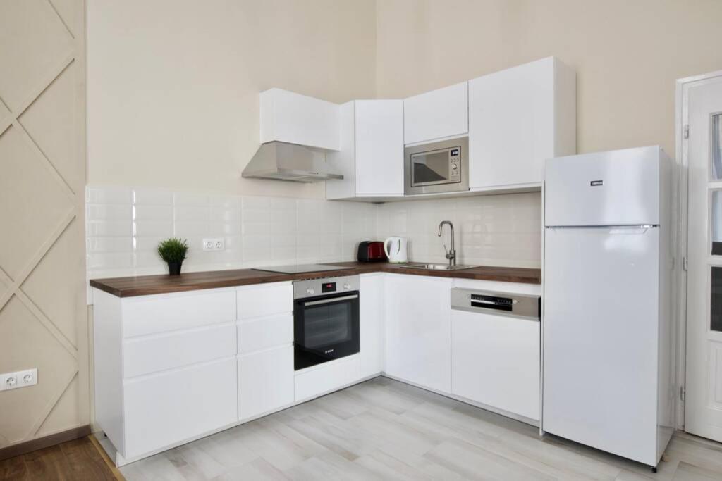 Premium Apartment By Hi5-Vaci Str. 3 Bedroom 부다페스트 외부 사진