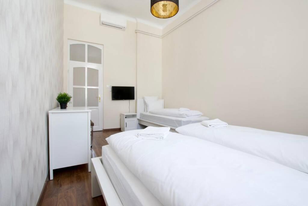 Premium Apartment By Hi5-Vaci Str. 3 Bedroom 부다페스트 외부 사진